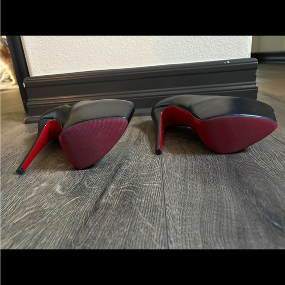 Christian Louboutin Black Leather Daffodile Platform Pumps size 39.5 - Picture 6 of 9